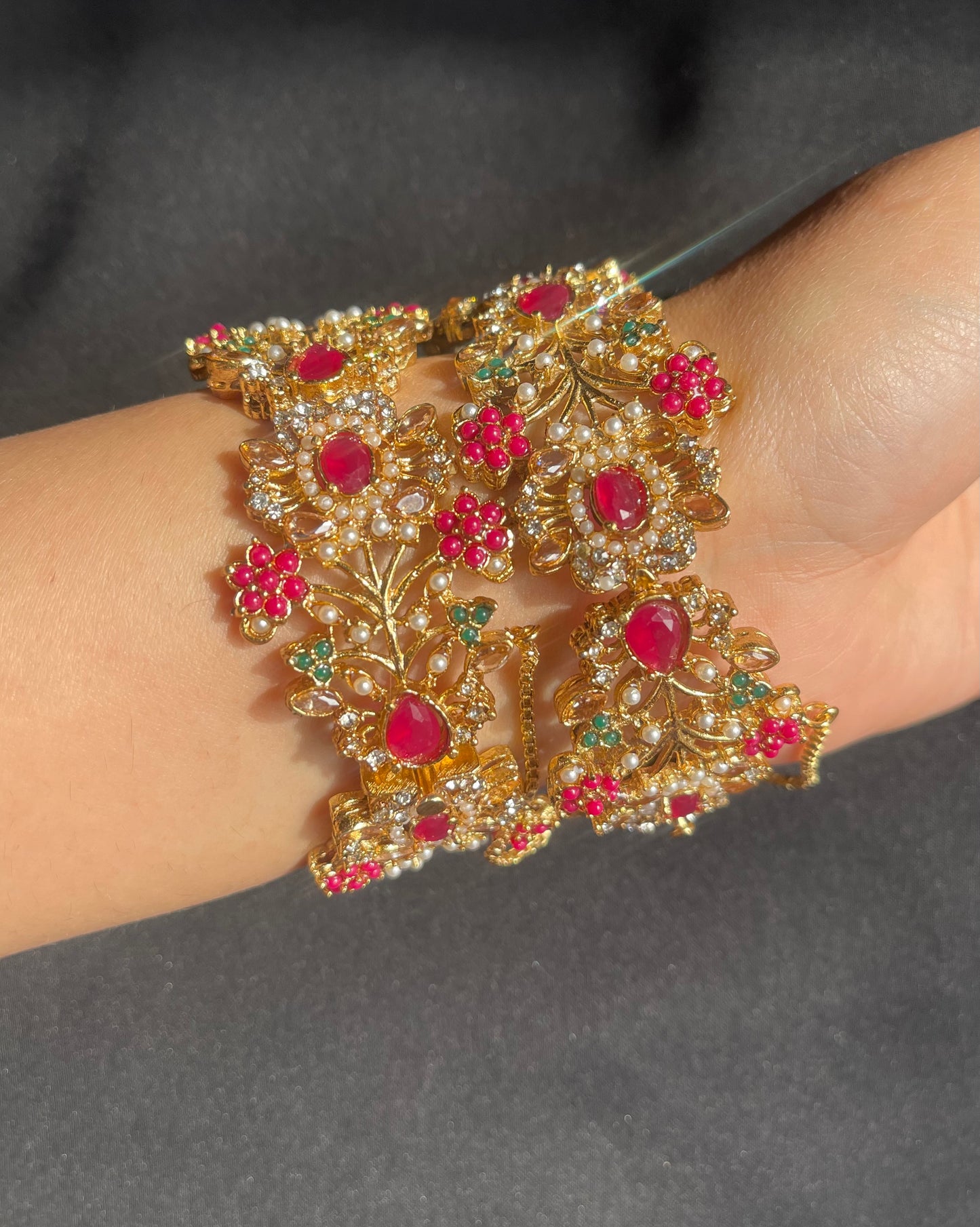Geet Nauratan Bangles