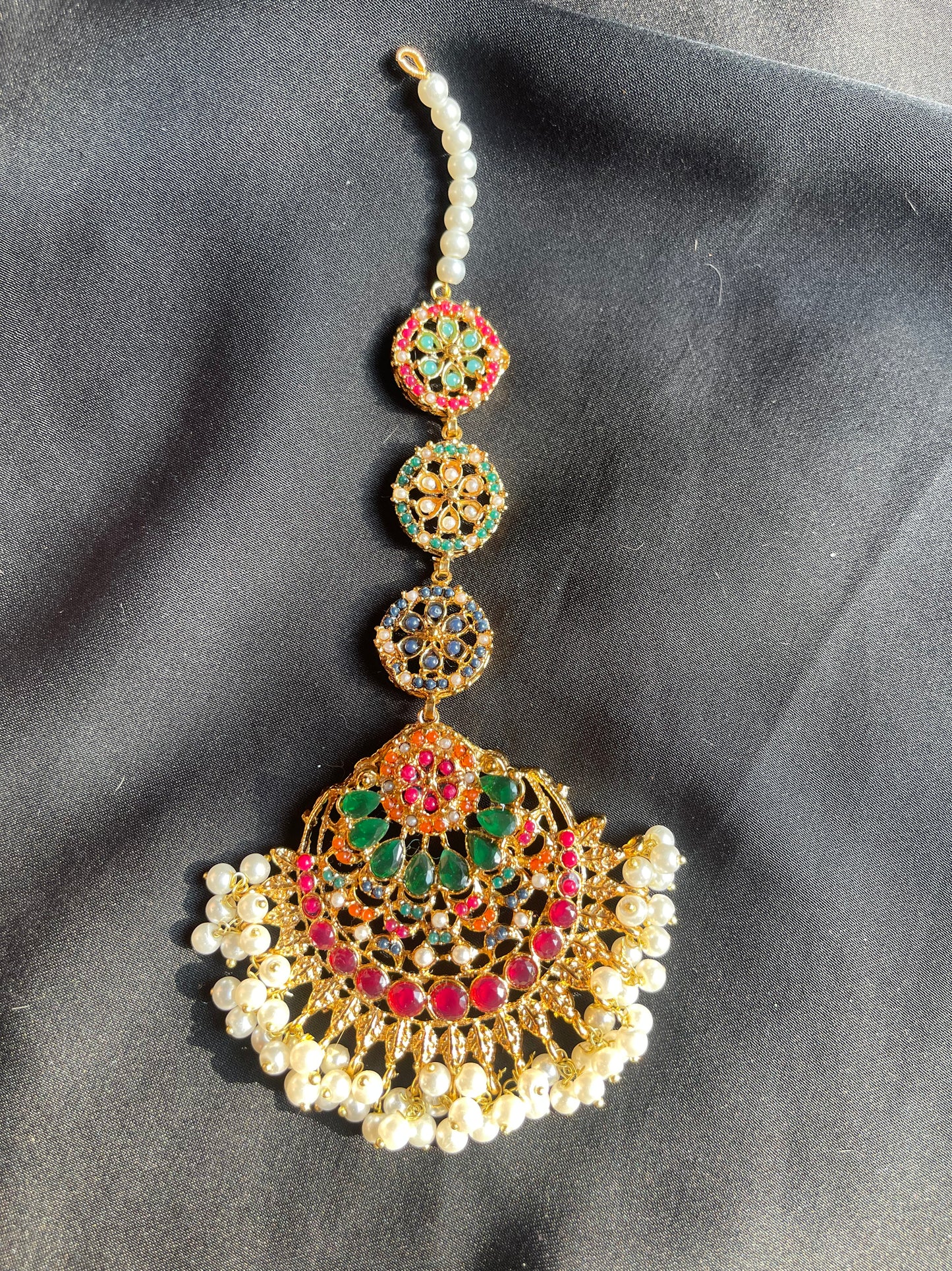 Ruhani Gold-Plated Bindiya – Green & Ruby Pink Stones with White Pearls