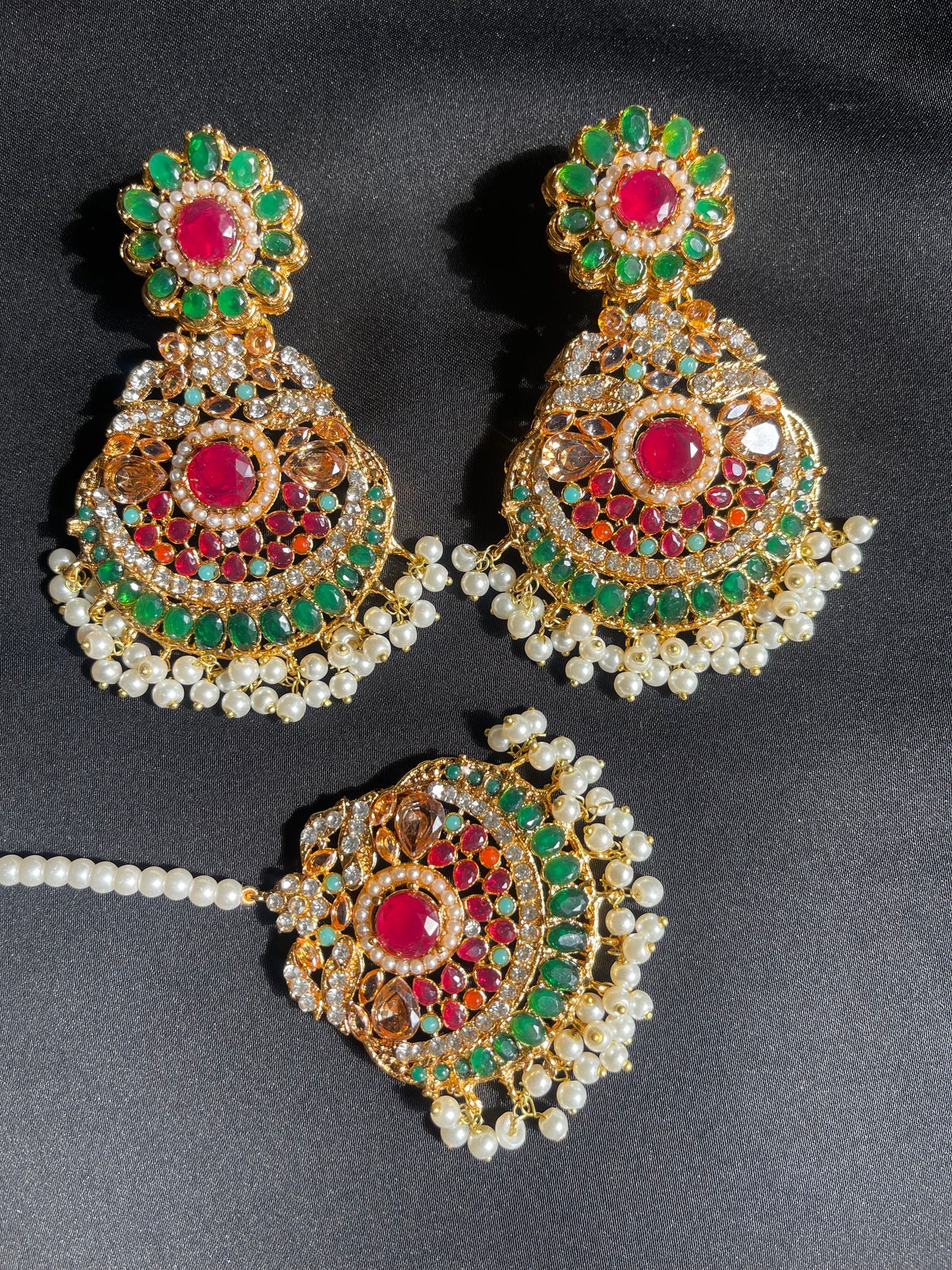 Emeralda Luxe Earrings & Bindiya Set