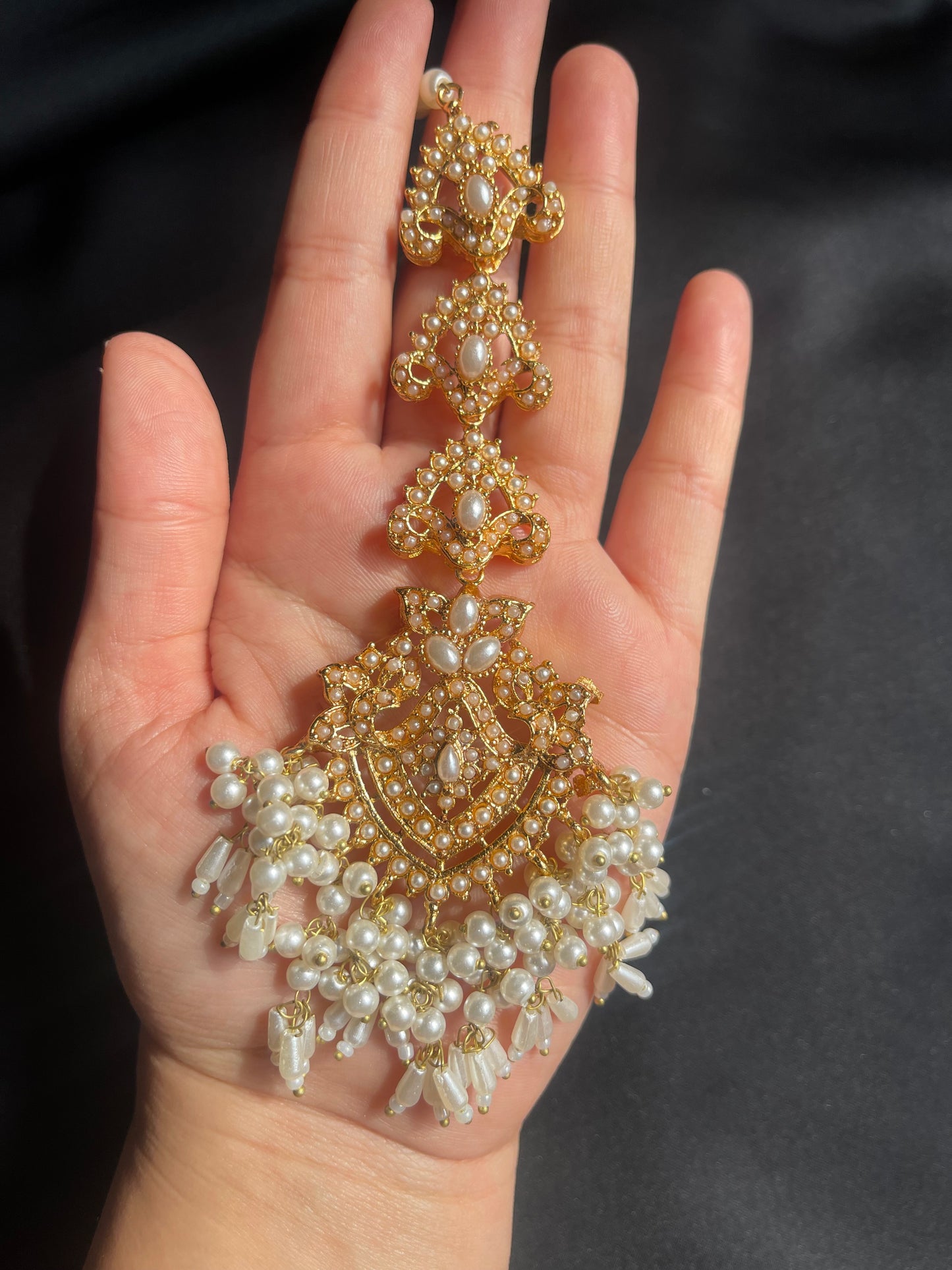 Resham Bindiya – Lightweight Gold-Plated Beauty with Intricate Beads